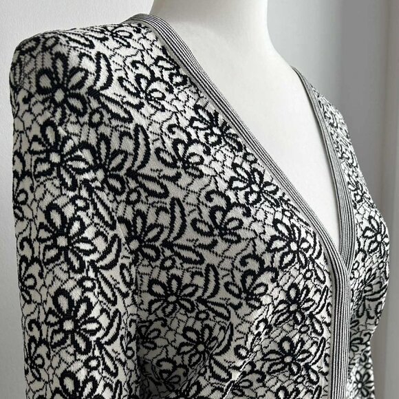 Vintage Jones New York Black & Off-White Floral Jacquard Knit Cardigan – US S - Picture 1 of 12